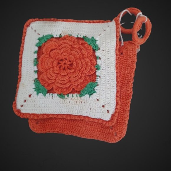 Vintage Flower Potholders - Picture 5 of 6